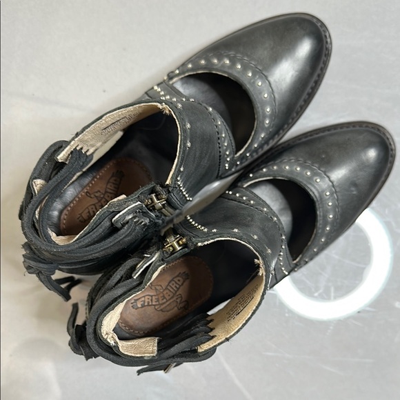 Freebird by Steven “Desert” Ankle | Black Cut-Out Booties | Size 8 (1548) - Picture 10 of 10